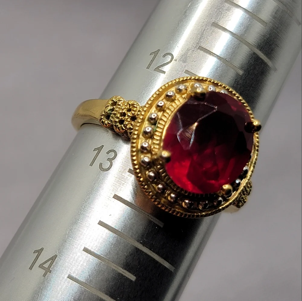 Gorgeous Vintage Ring Gold Tone Faux Ruby Size 12 ½